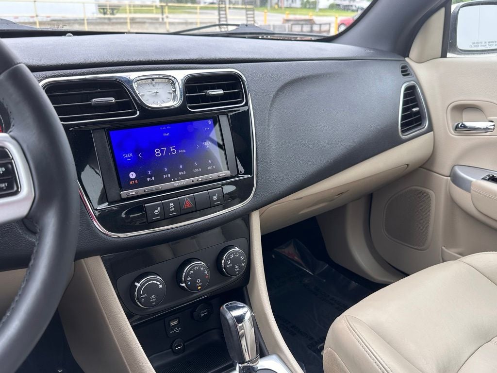 2014 Chrysler 200 Limited