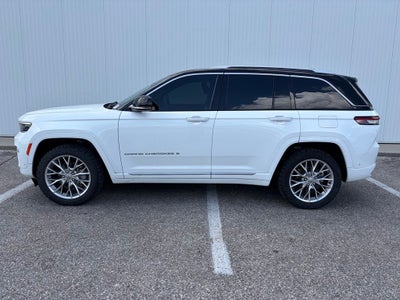 2022 Jeep Grand Cherokee Summit
