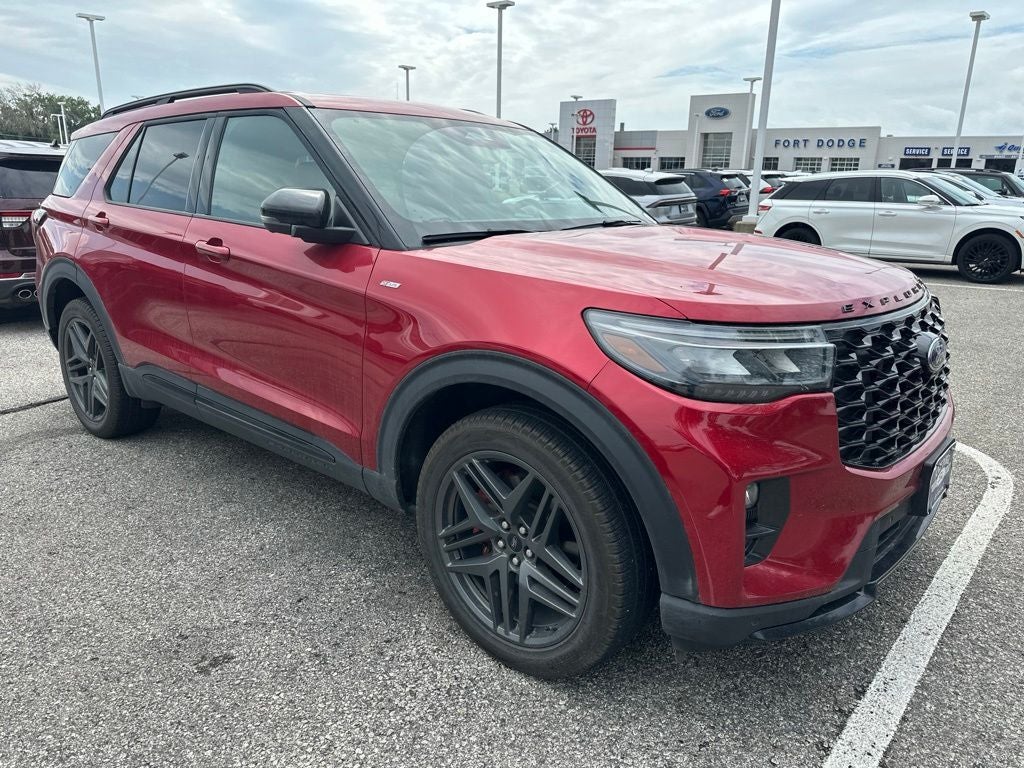 2025 Ford Explorer ST-Line