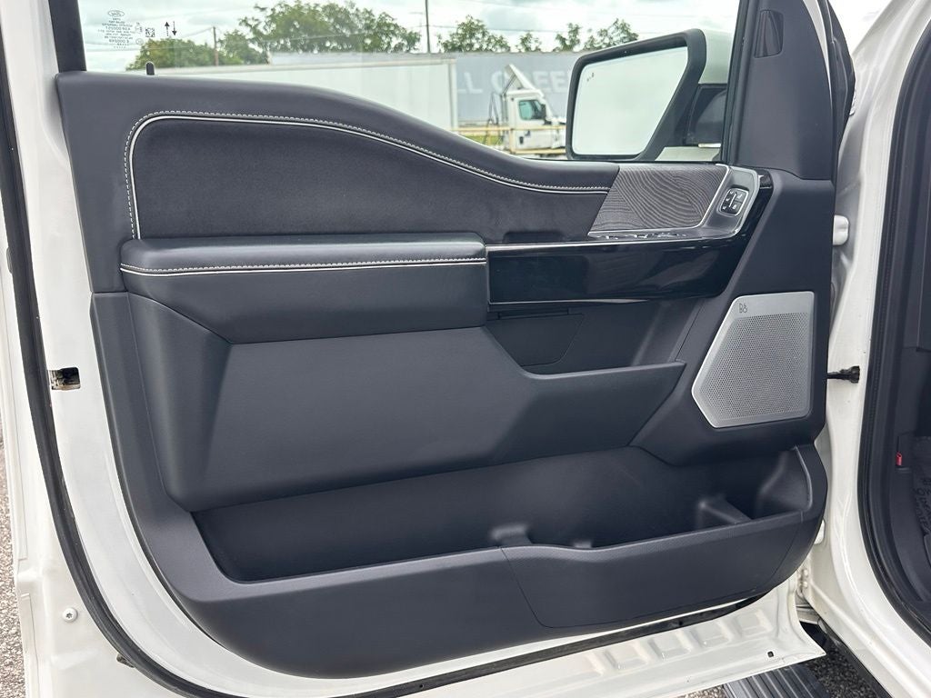 2023 Ford F-150 Lightning Platinum