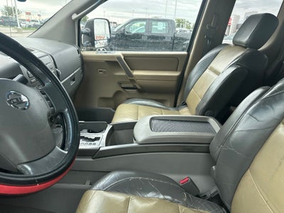 2004 Nissan Titan LE