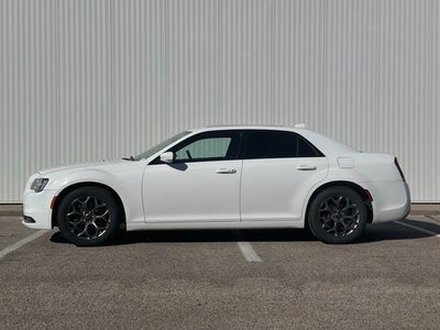 2016 Chrysler 300 S