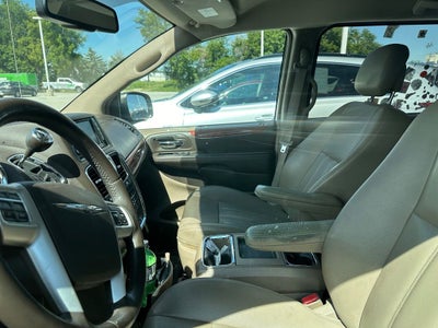 2015 Chrysler Town & Country Touring