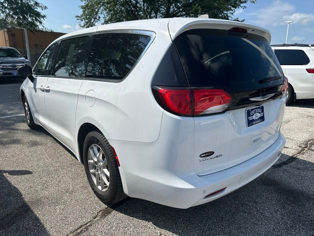 2024 Chrysler Voyager LX