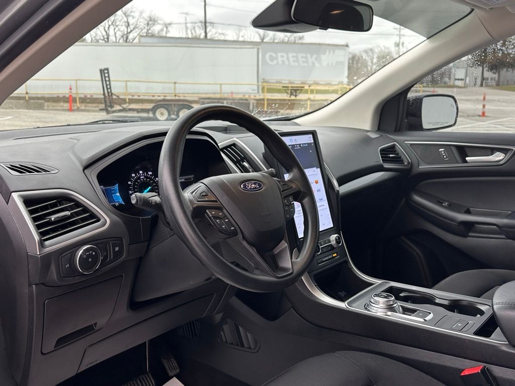 2022 Ford Edge SE