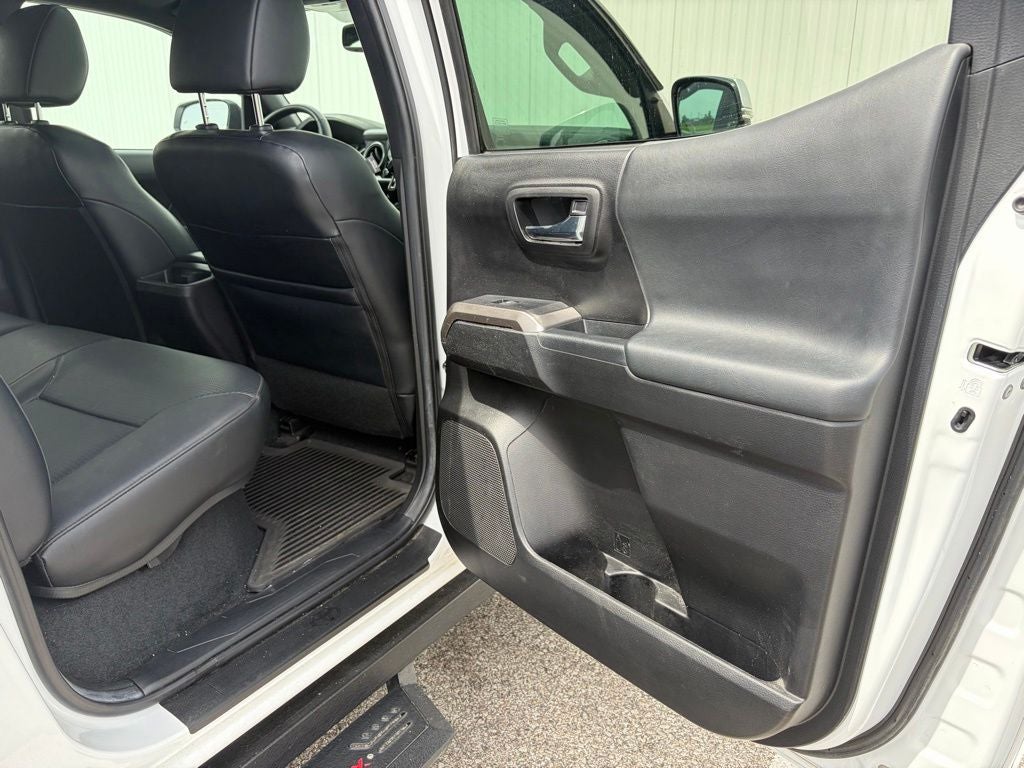 2022 Toyota Tacoma Limited V6