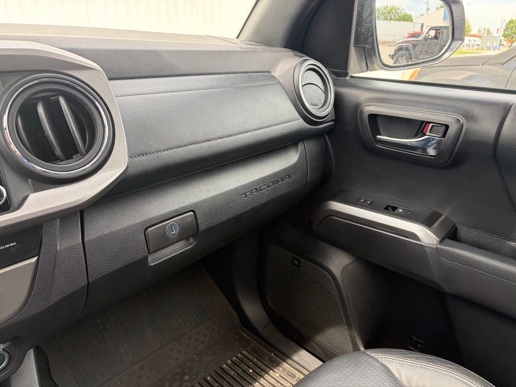 2022 Toyota Tacoma Limited V6