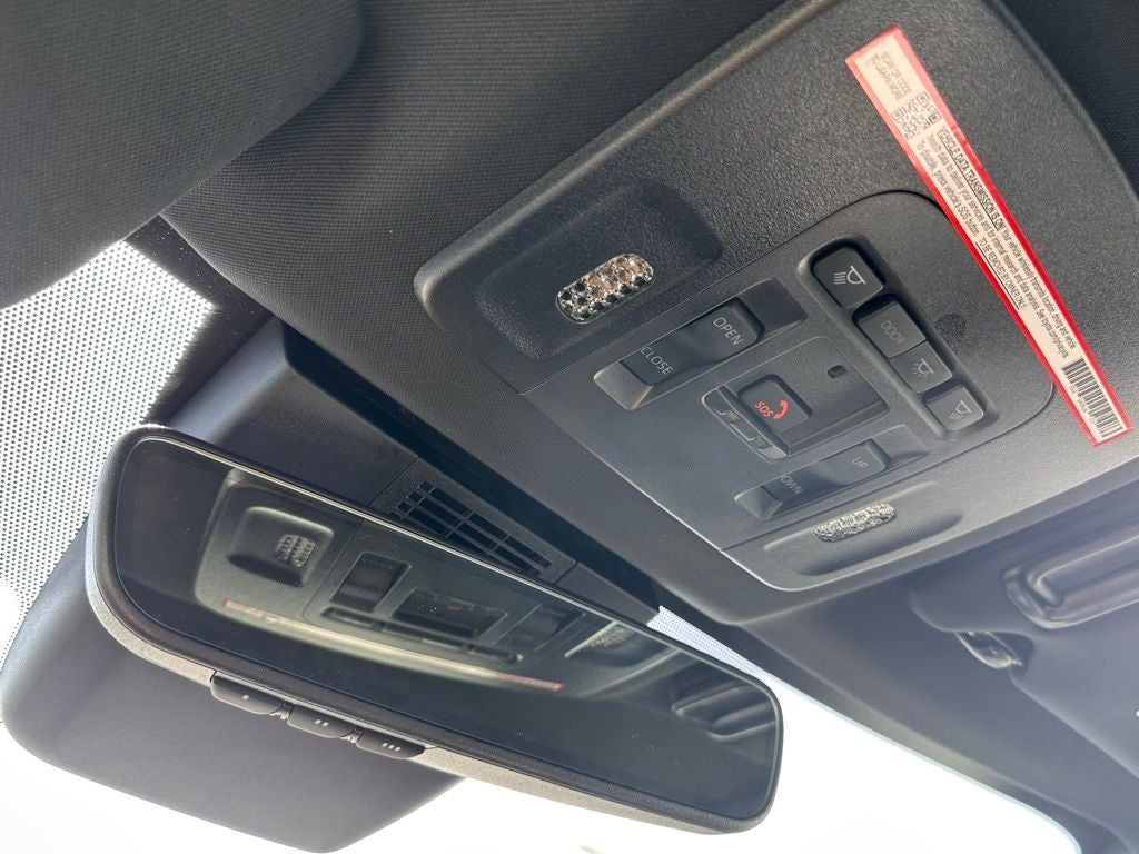 2025 Toyota Camry SE Hybrid