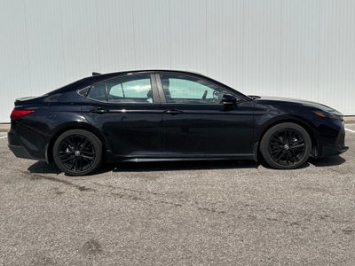 2025 Toyota Camry SE Hybrid