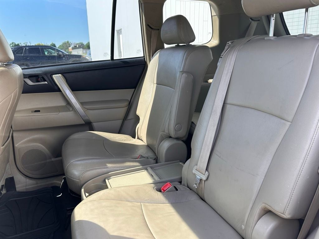 2011 Toyota Highlander SE