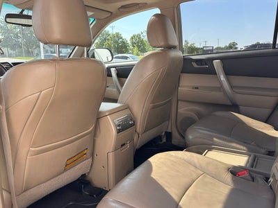 2011 Toyota Highlander SE