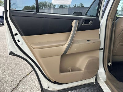 2011 Toyota Highlander SE