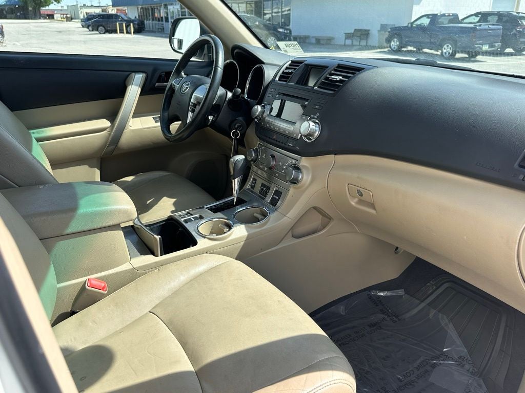 2011 Toyota Highlander SE