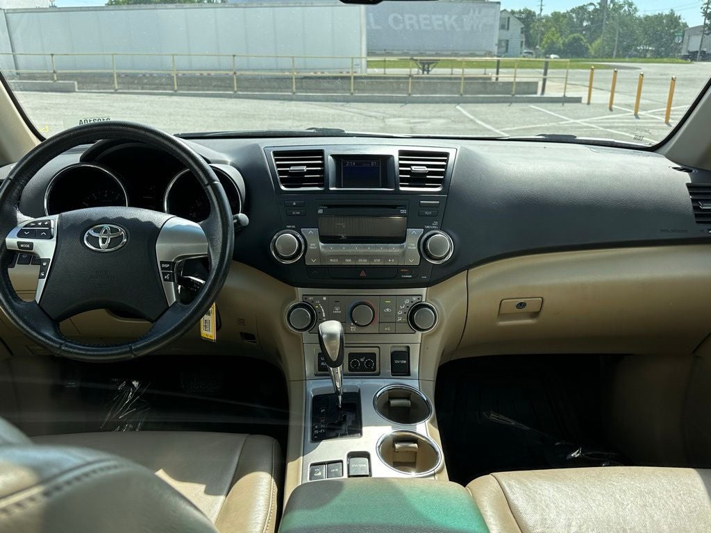 2011 Toyota Highlander SE