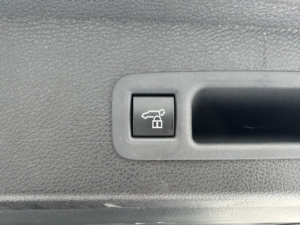 2025 Toyota Sienna Platinum Hybrid 7 Passenger