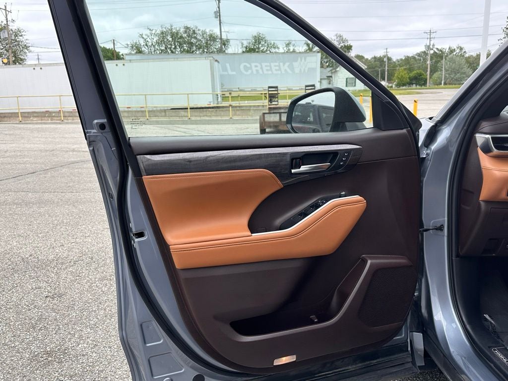 2021 Toyota Highlander Platinum