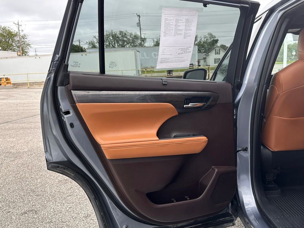 2021 Toyota Highlander Platinum