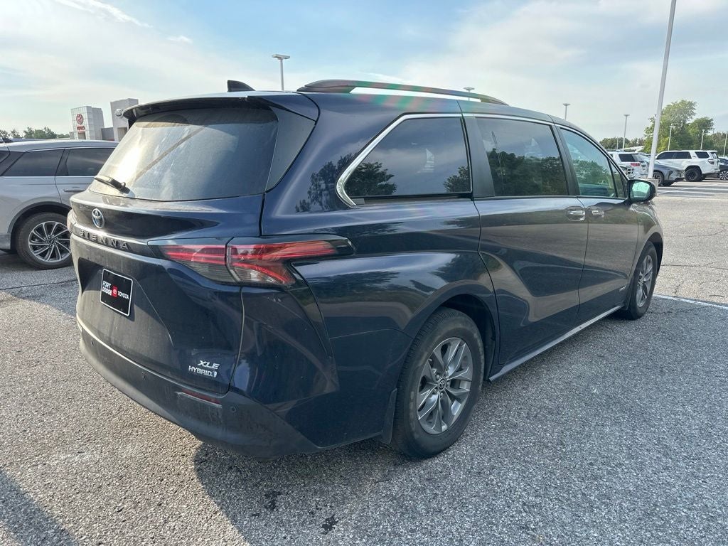 2021 Toyota Sienna XLE 8 Passenger