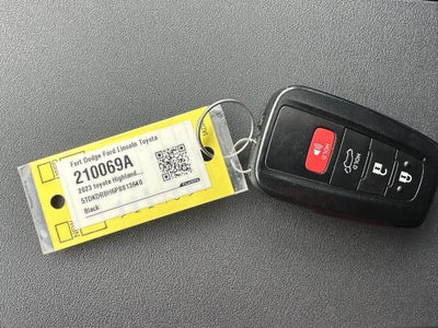 2023 Toyota Highlander XLE