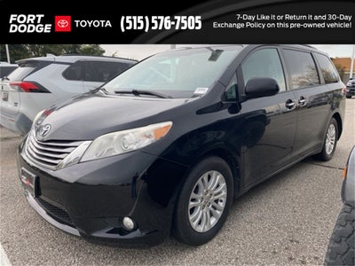2015 Toyota Sienna XLE 8 Passenger