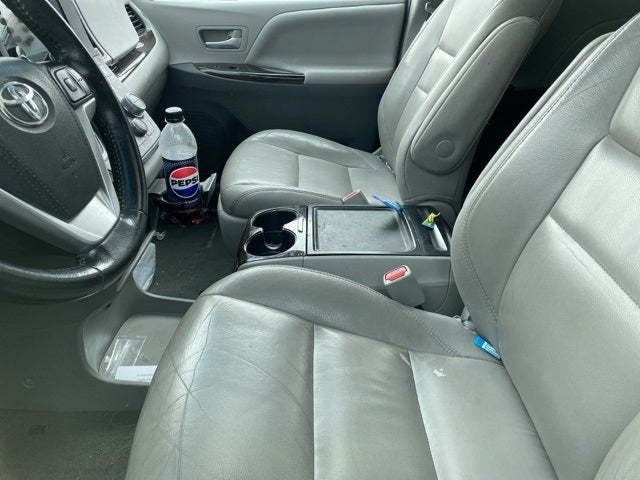2015 Toyota Sienna XLE 8 Passenger