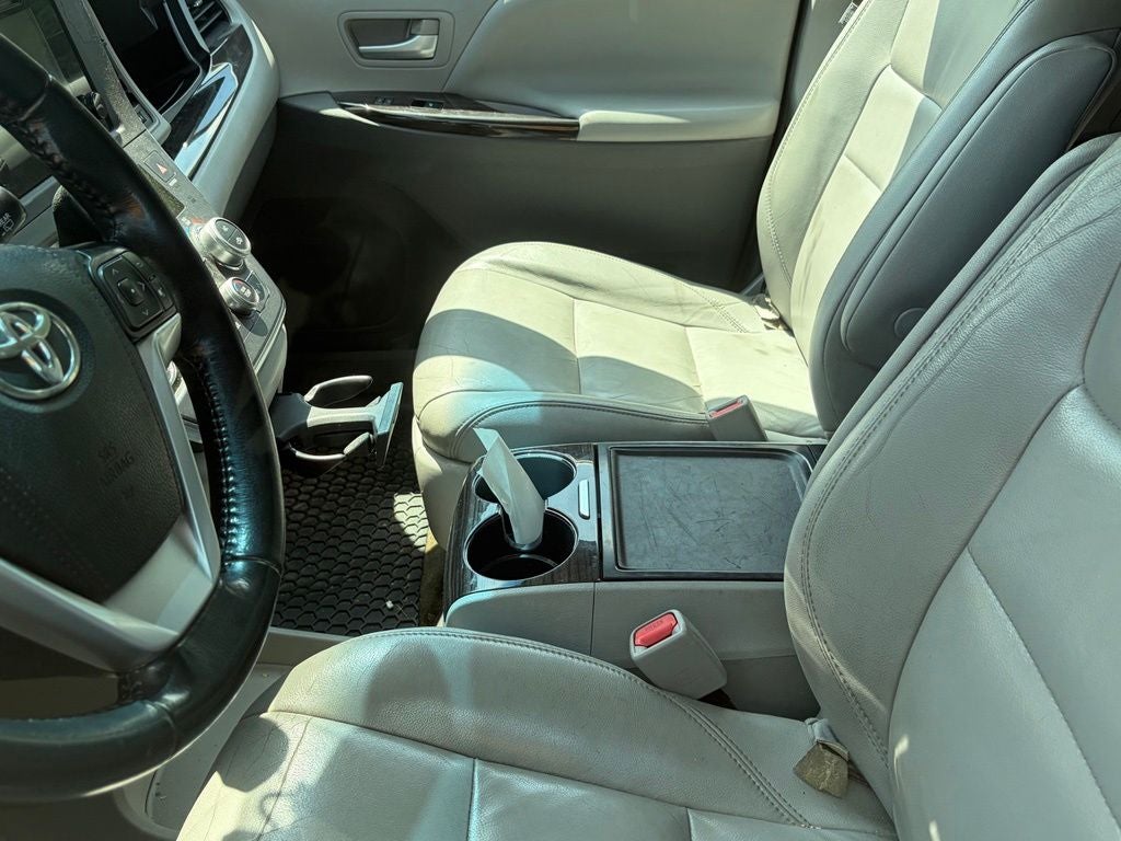 2015 Toyota Sienna XLE