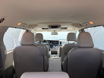 2015 Toyota Sienna XLE 8 Passenger