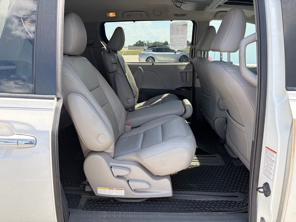 2015 Toyota Sienna XLE 8 Passenger