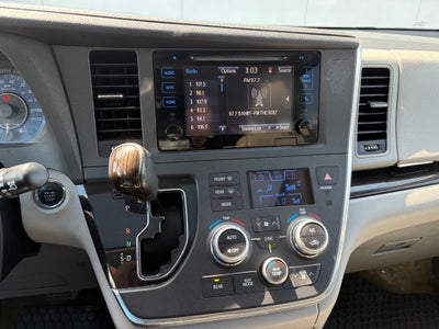 2015 Toyota Sienna XLE 8 Passenger