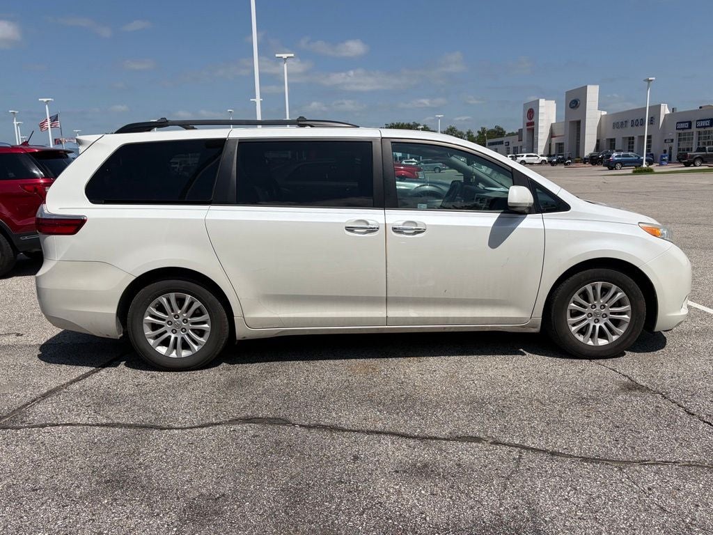 2015 Toyota Sienna XLE