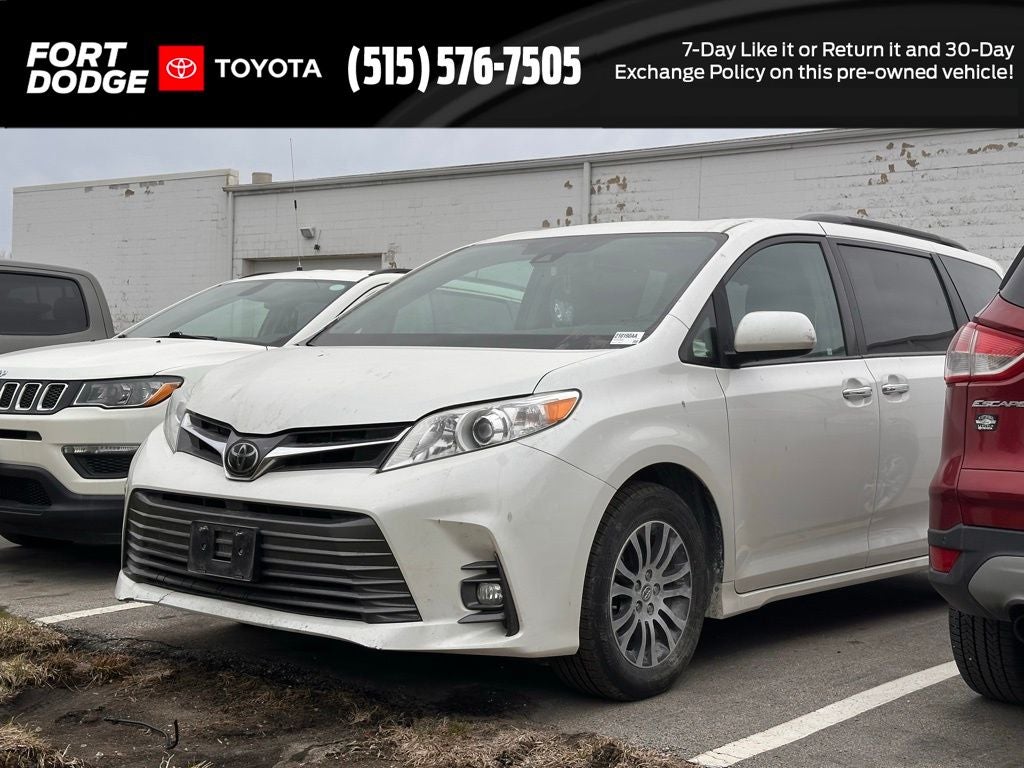 2018 Toyota Sienna XLE 8 Passenger