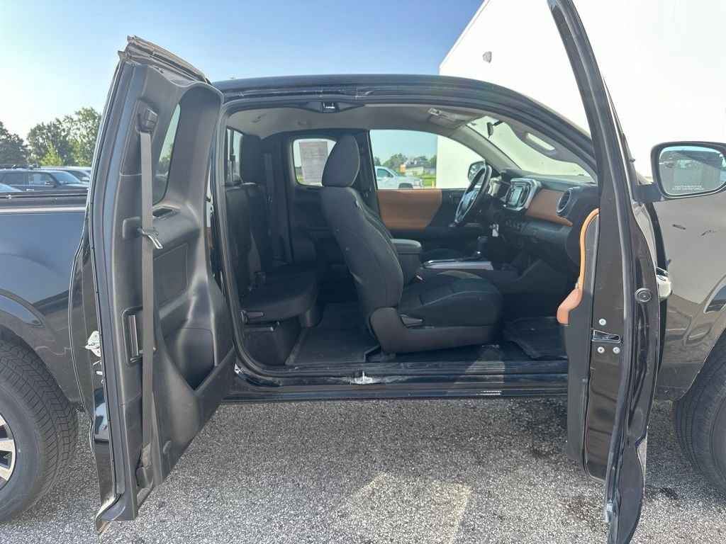 2017 Toyota Tacoma SR5