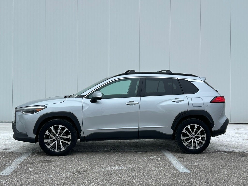 2024 Toyota Corolla Cross XLE