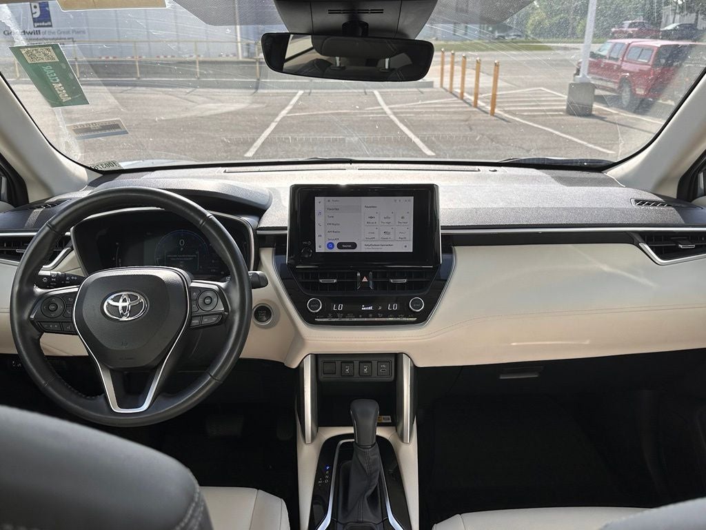 2023 Toyota Corolla Cross XLE