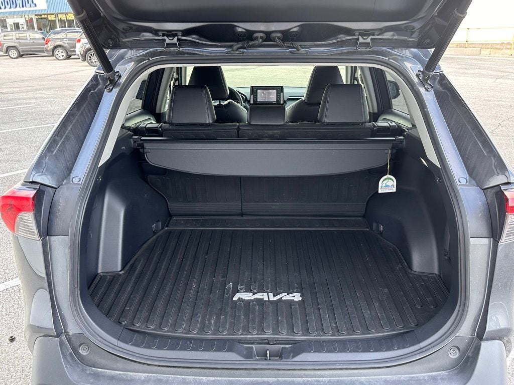 2022 Toyota RAV4 Hybrid XLE Premium