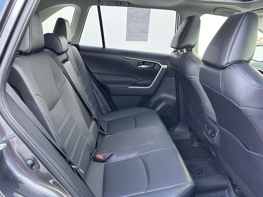 2022 Toyota RAV4 Hybrid XLE Premium