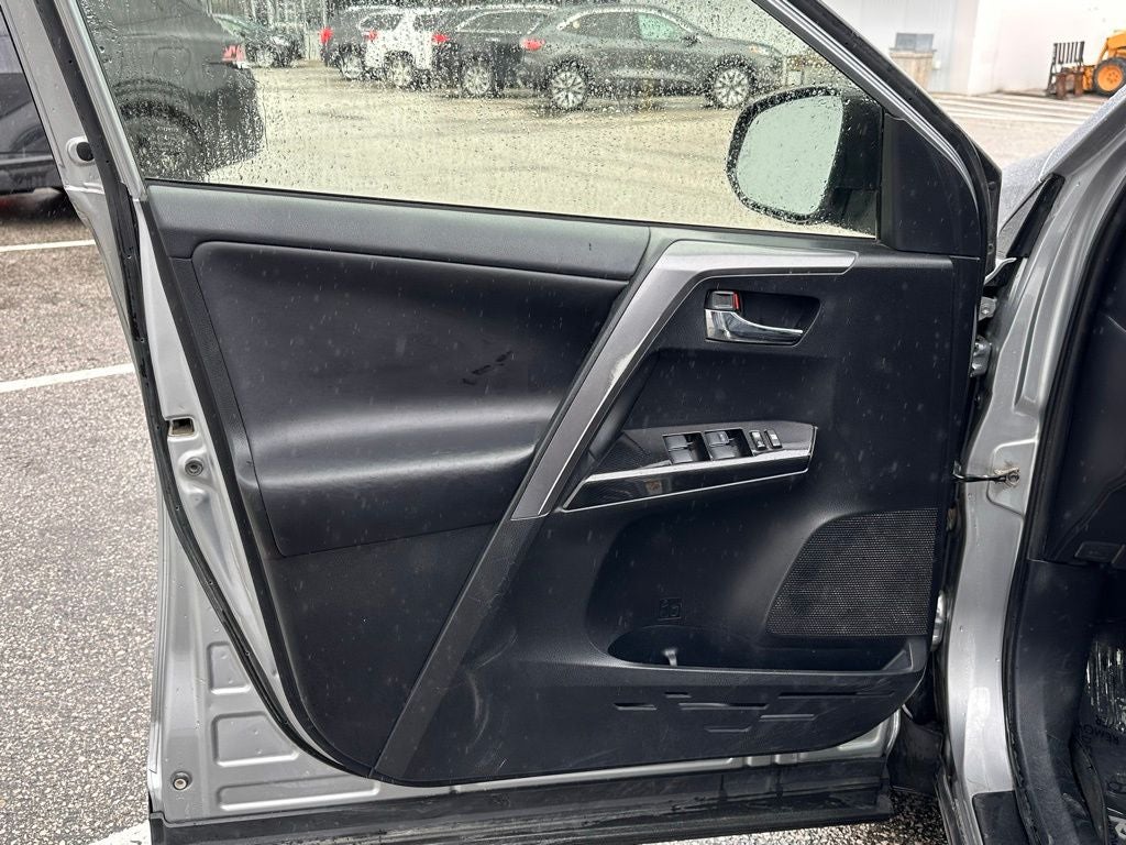 2018 Toyota RAV4 SE