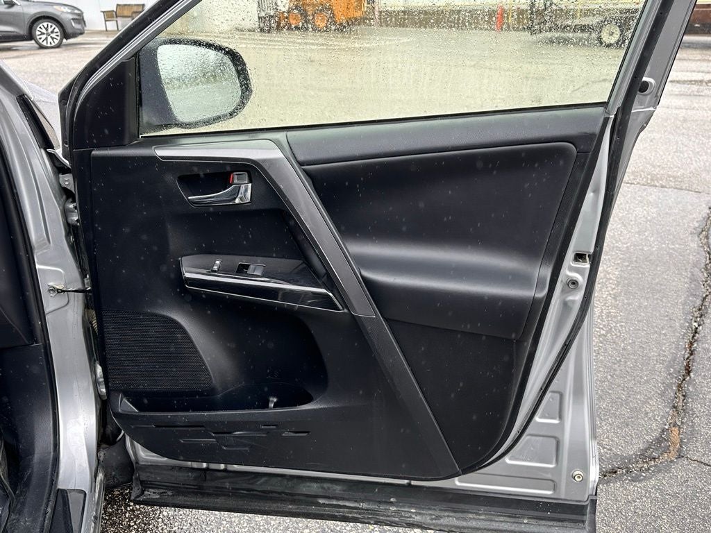 2018 Toyota RAV4 SE