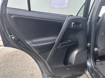 2018 Toyota RAV4 SE