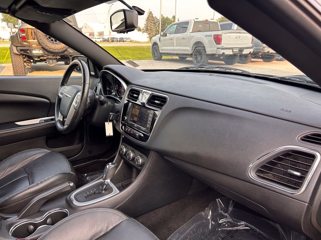 2011 Chrysler 200 Limited