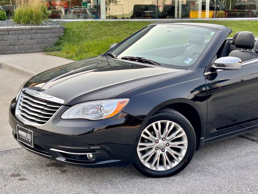 2011 Chrysler 200 Limited