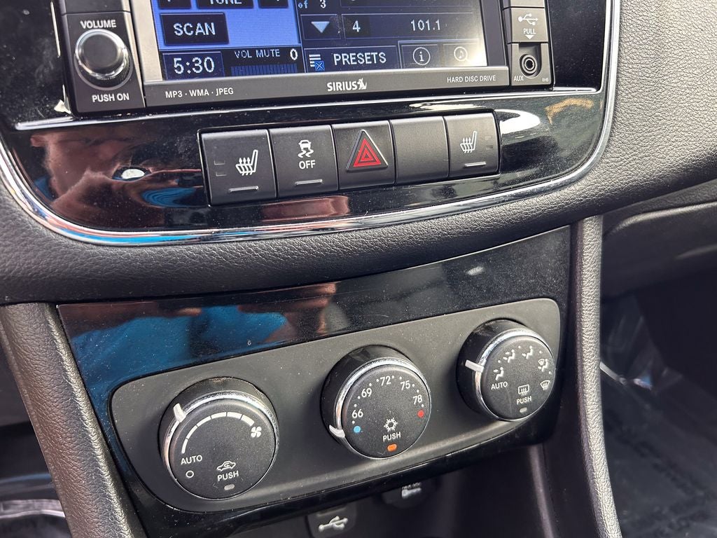 2011 Chrysler 200 Limited
