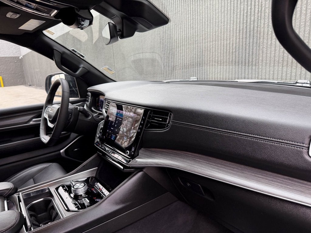 2023 Jeep Wagoneer Series III