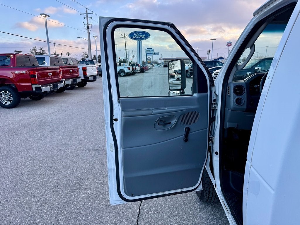 2011 Ford E-450SD Base