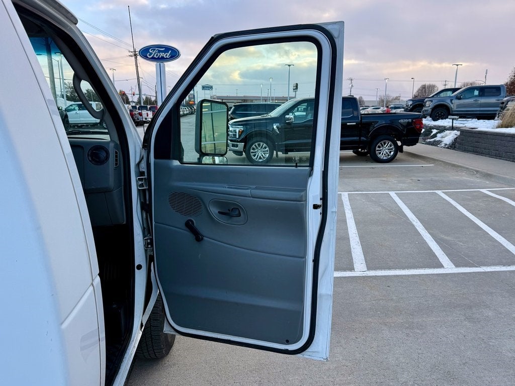 2011 Ford E-450SD Base