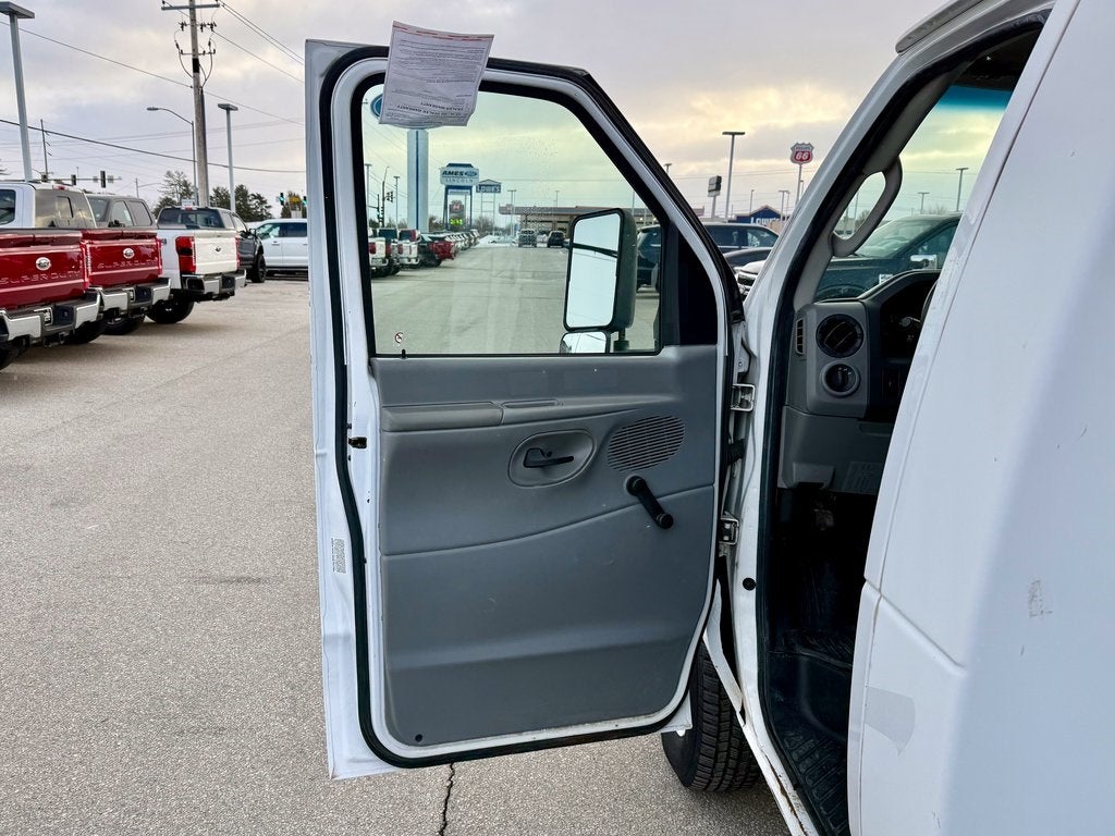 2011 Ford E-450SD Base