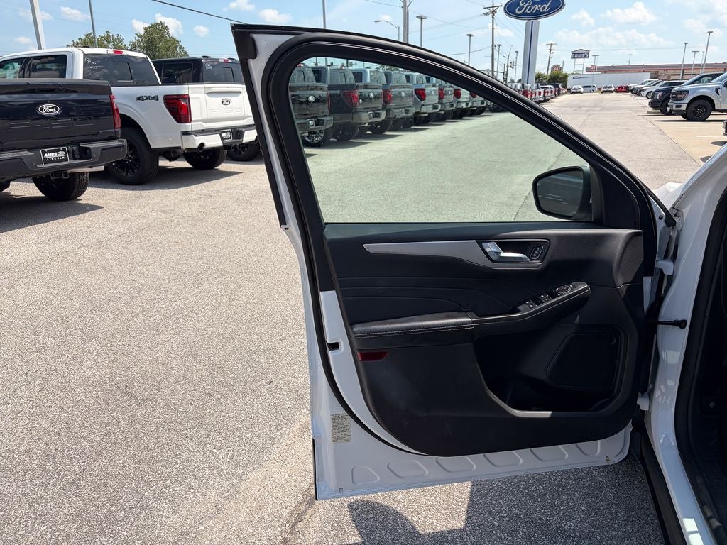 2021 Ford Escape Hybrid SE