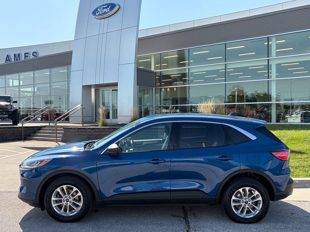 2022 Ford Escape Hybrid SE