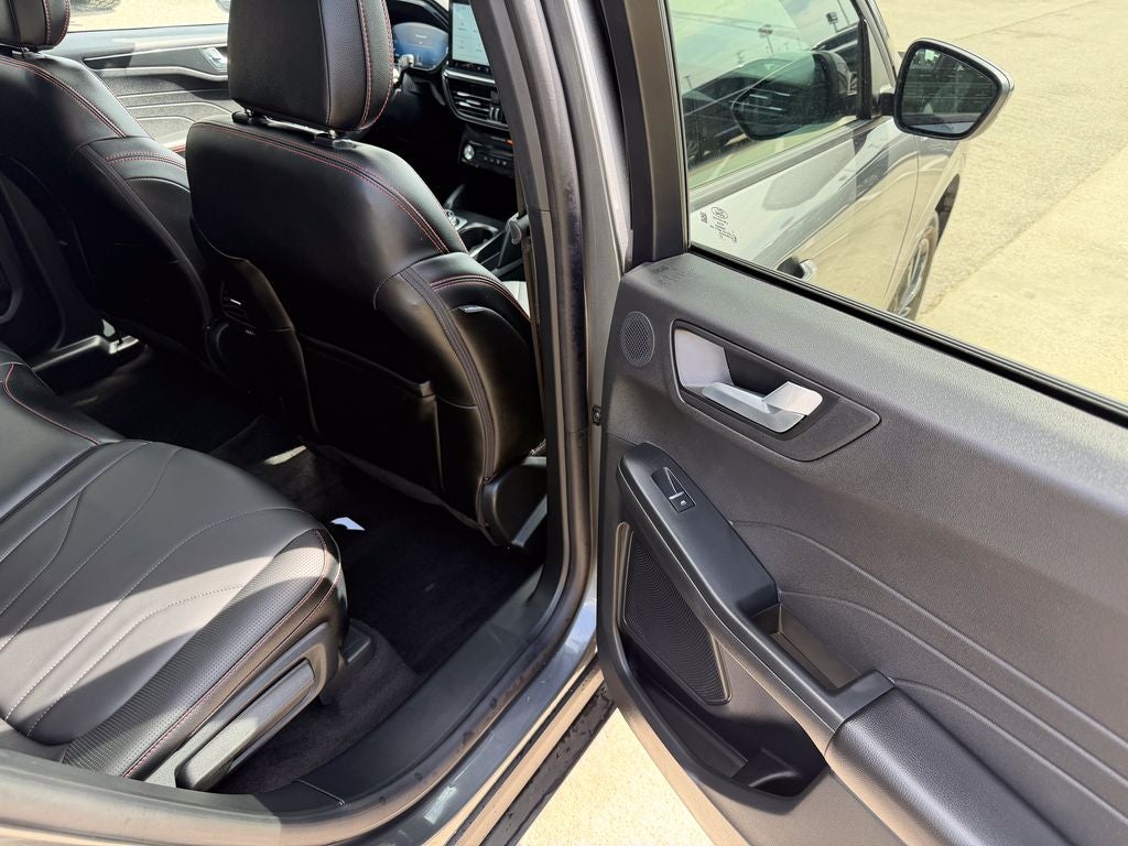 2025 Ford Escape Hybrid ST-Line Elite