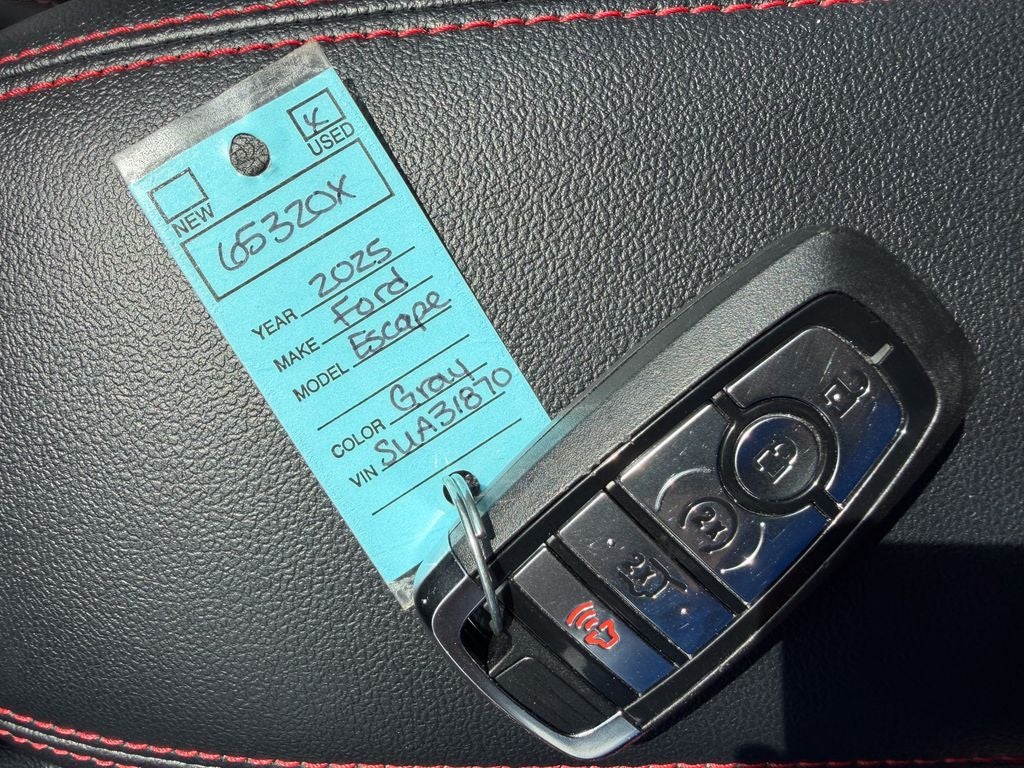 2025 Ford Escape Hybrid ST-Line Elite